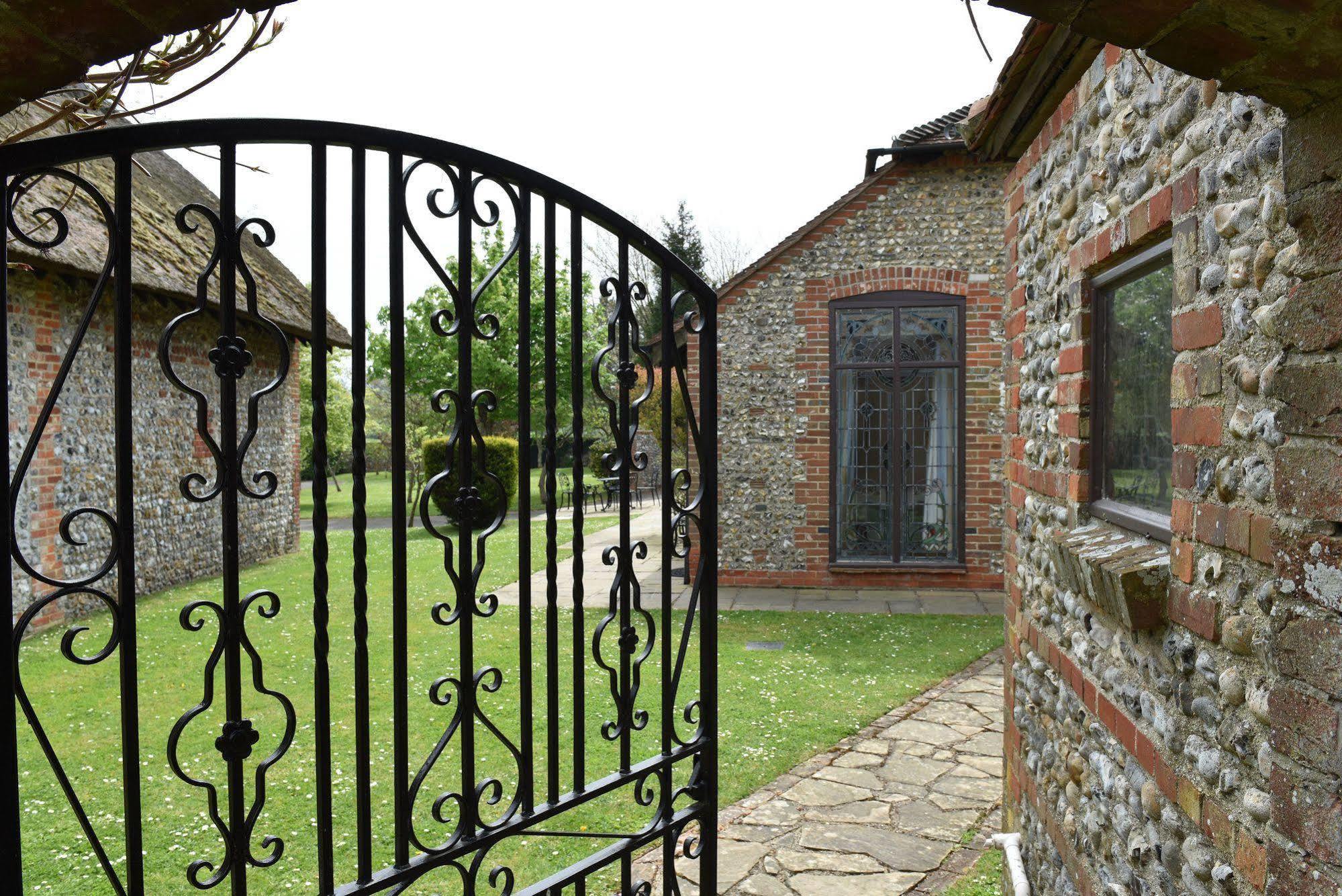 Old Selden Farm B&B Clapham  Eksteriør bilde